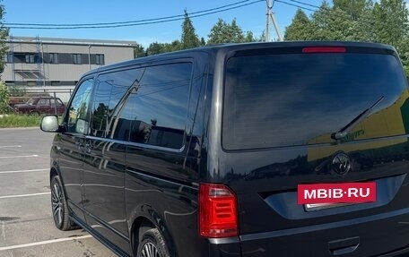 Volkswagen Multivan T6 рестайлинг, 2017 год, 3 590 000 рублей, 6 фотография