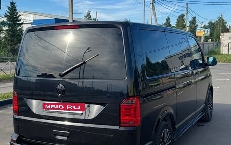 Volkswagen Multivan T6 рестайлинг, 2017 год, 3 590 000 рублей, 7 фотография
