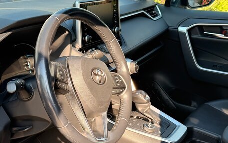Toyota RAV4, 2020 год, 3 100 000 рублей, 10 фотография