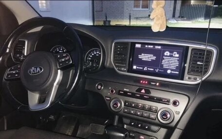 KIA Sportage IV рестайлинг, 2021 год, 2 450 000 рублей, 3 фотография