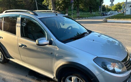 Renault Sandero I, 2014 год, 900 000 рублей, 4 фотография