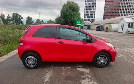 Toyota Yaris III рестайлинг, 2010 год, 450 000 рублей, 4 фотография