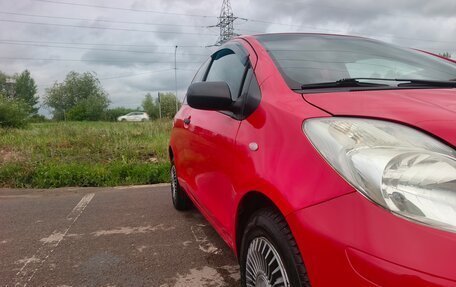 Toyota Yaris III рестайлинг, 2010 год, 450 000 рублей, 3 фотография