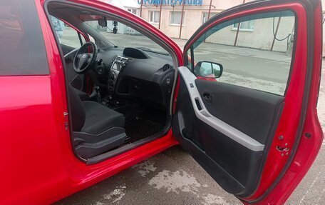 Toyota Yaris III рестайлинг, 2010 год, 450 000 рублей, 11 фотография