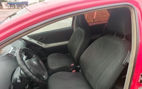 Toyota Yaris III рестайлинг, 2010 год, 450 000 рублей, 14 фотография