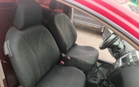 Toyota Yaris III рестайлинг, 2010 год, 450 000 рублей, 12 фотография