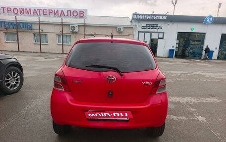Toyota Yaris III рестайлинг, 2010 год, 450 000 рублей, 6 фотография