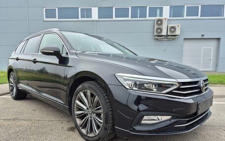 Volkswagen Passat B8 рестайлинг, 2022 год, 2 290 000 рублей, 3 фотография
