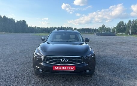 Infiniti FX II, 2011 год, 2 000 000 рублей, 2 фотография