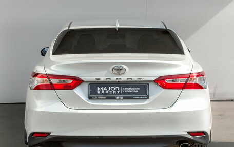 Toyota Camry, 2021 год, 3 140 000 рублей, 6 фотография