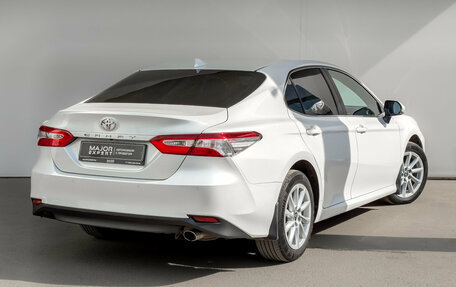 Toyota Camry, 2021 год, 3 140 000 рублей, 5 фотография