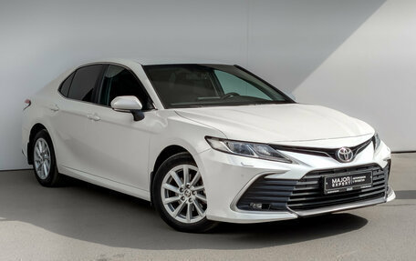 Toyota Camry, 2021 год, 3 140 000 рублей, 3 фотография