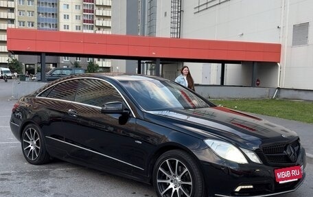 Mercedes-Benz E-Класс, 2010 год, 1 100 000 рублей, 6 фотография