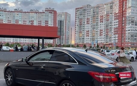 Mercedes-Benz E-Класс, 2010 год, 1 100 000 рублей, 3 фотография