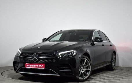 Mercedes-Benz E-Класс, 2021 год, 3 990 000 рублей, 1 фотография