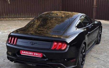 Ford Mustang VI рестайлинг, 2019 год, 3 200 000 рублей, 9 фотография