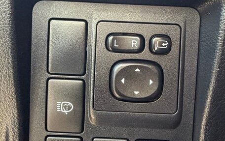 Toyota Land Cruiser Prado 150 рестайлинг 2, 2011 год, 1 695 000 рублей, 13 фотография