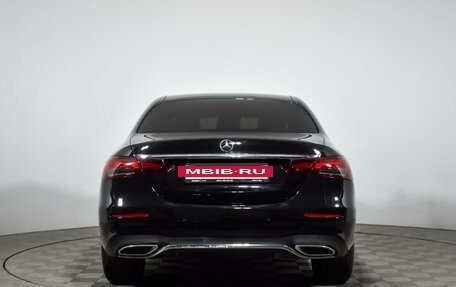 Mercedes-Benz E-Класс, 2021 год, 3 990 000 рублей, 7 фотография