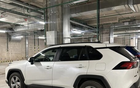 Toyota RAV4, 2021 год, 4 000 000 рублей, 1 фотография