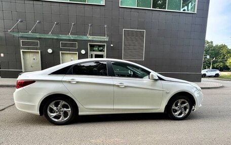 Hyundai Sonata VI, 2011 год, 845 000 рублей, 7 фотография