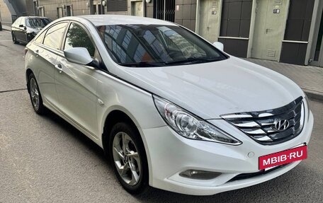 Hyundai Sonata VI, 2011 год, 845 000 рублей, 8 фотография