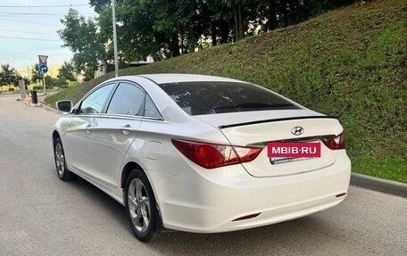 Hyundai Sonata VI, 2011 год, 845 000 рублей, 4 фотография
