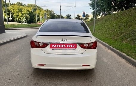 Hyundai Sonata VI, 2011 год, 845 000 рублей, 5 фотография