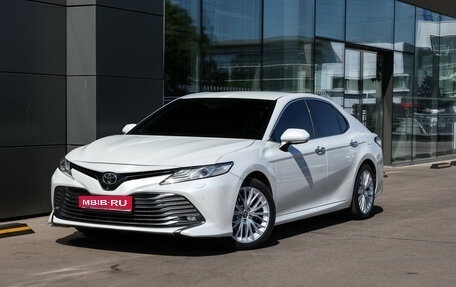 Toyota Camry, 2018 год, 3 299 000 рублей, 1 фотография