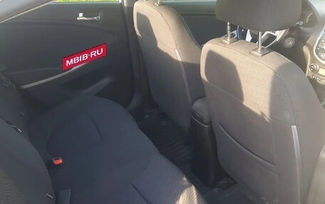 Hyundai Solaris II рестайлинг, 2012 год, 650 000 рублей, 20 фотография