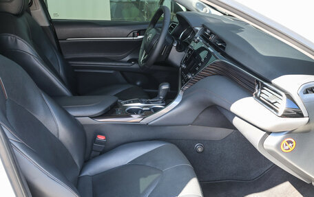 Toyota Camry, 2018 год, 3 299 000 рублей, 12 фотография
