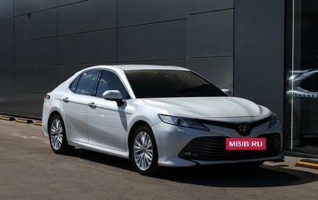 Toyota Camry, 2018 год, 3 299 000 рублей, 3 фотография