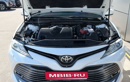 Toyota Camry, 2018 год, 3 299 000 рублей, 10 фотография