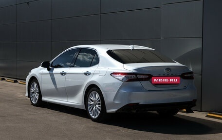 Toyota Camry, 2018 год, 3 299 000 рублей, 8 фотография