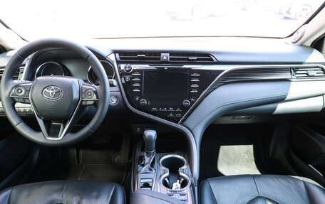 Toyota Camry, 2018 год, 3 299 000 рублей, 15 фотография