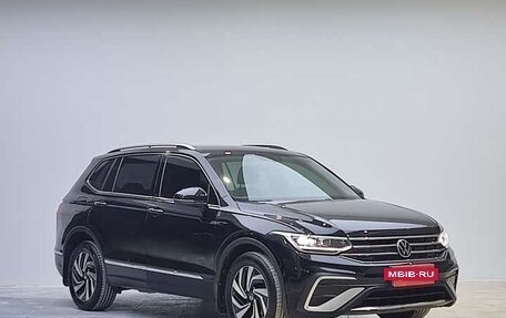 Volkswagen Tiguan II, 2023 год, 2 753 000 рублей, 3 фотография
