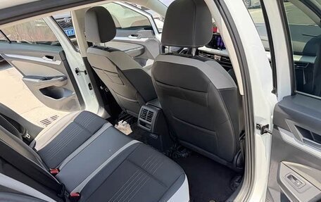 Volkswagen Golf VIII, 2023 год, 1 709 000 рублей, 15 фотография