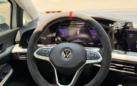Volkswagen Golf VIII, 2023 год, 1 709 000 рублей, 10 фотография