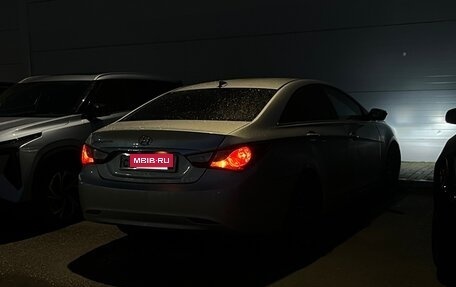 Hyundai Sonata VI, 2010 год, 870 000 рублей, 8 фотография