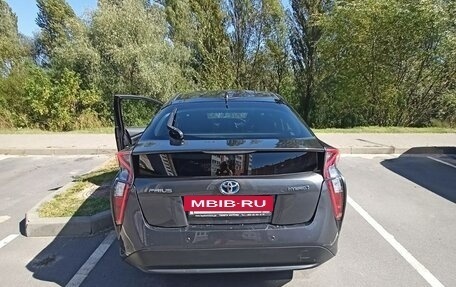 Toyota Prius IV XW50, 2018 год, 1 700 000 рублей, 2 фотография