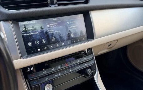 Jaguar XF II, 2016 год, 2 200 000 рублей, 11 фотография