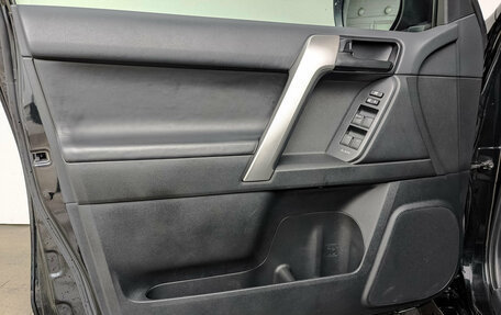 Toyota Land Cruiser Prado 150 рестайлинг 2, 2021 год, 6 250 000 рублей, 19 фотография