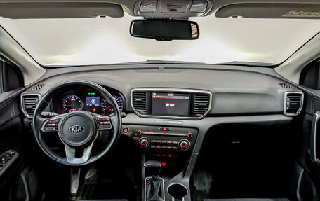 KIA Sportage IV рестайлинг, 2020 год, 2 390 000 рублей, 14 фотография