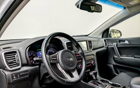 KIA Sportage IV рестайлинг, 2020 год, 2 390 000 рублей, 16 фотография