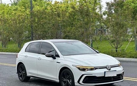 Volkswagen Golf VIII, 2023 год, 2 176 000 рублей, 3 фотография
