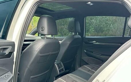 Volkswagen Golf VIII, 2023 год, 2 176 000 рублей, 11 фотография