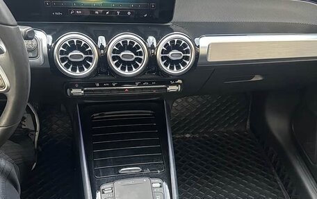 Mercedes-Benz GLB, 2021 год, 2 701 000 рублей, 11 фотография