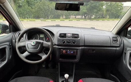 Skoda Fabia II, 2010 год, 300 000 рублей, 12 фотография