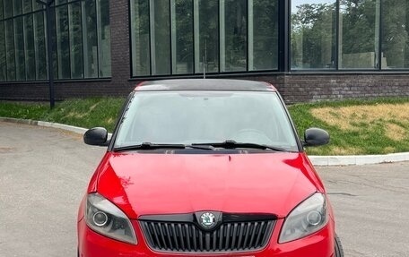Skoda Fabia II, 2010 год, 300 000 рублей, 2 фотография