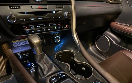 Lexus RX IV рестайлинг, 2018 год, 4 150 000 рублей, 12 фотография