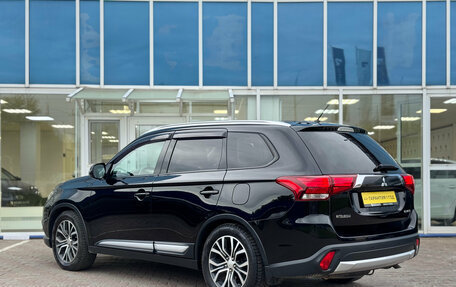 Mitsubishi Outlander III рестайлинг 3, 2015 год, 1 890 000 рублей, 4 фотография